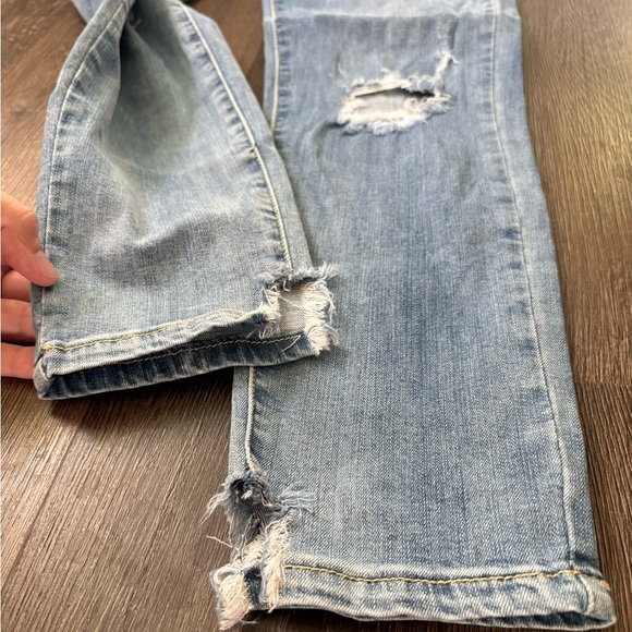 Lulu’s hellahectik light blue distressed skinny ankle jeans - Picture 4 of 6